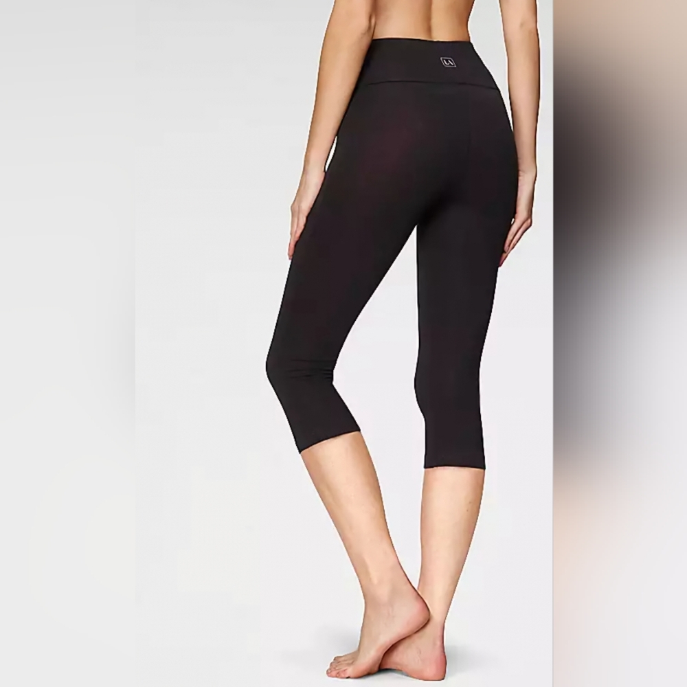 Lascana Logo Capri Leggings
